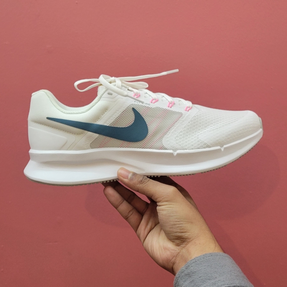 Womens Nike Run Swift 3